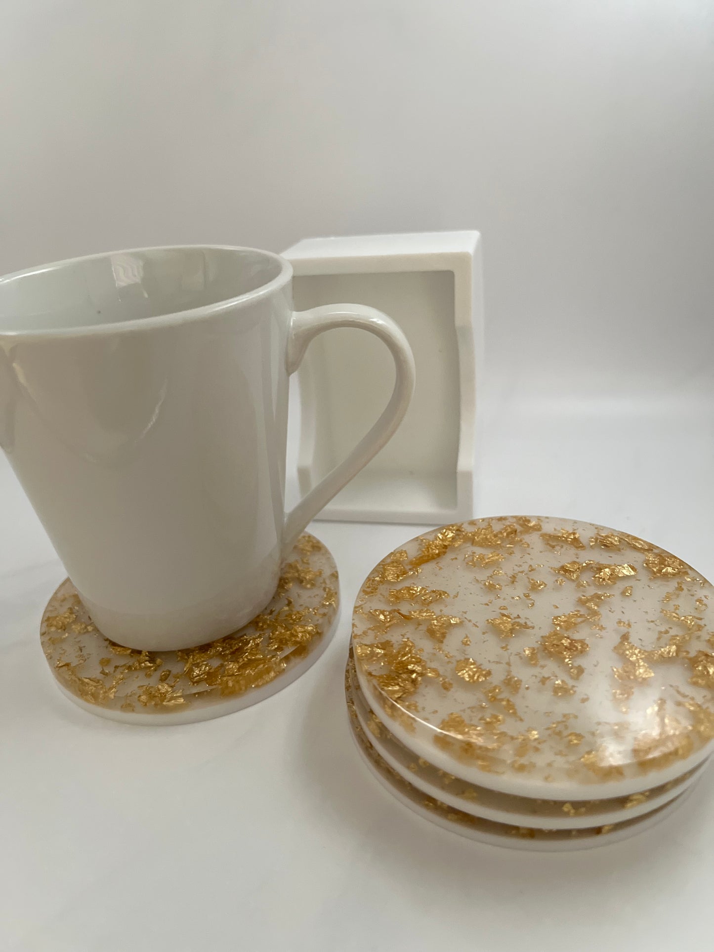 Elegant White and Gold Flakes Coasters - Set of 4